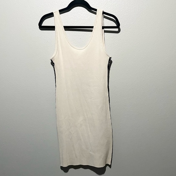CALVIN KLEIN JEANS- NEW Beige/Cream Ribbed Mini Dress with Print on Size M - Picture 1 of 4